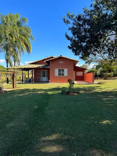 Foto 1 de Casa com 3 Quartos para alugar, 7500m² em Lapinha, Lagoa Santa