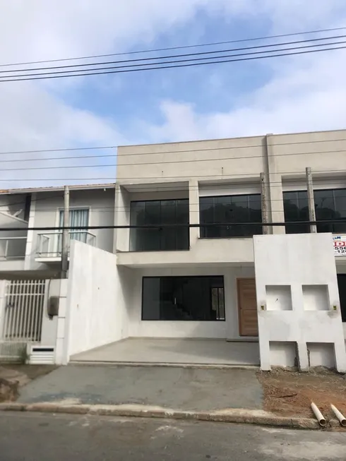 Foto 1 de Casa com 3 Quartos à venda, 204m² em Jardim Belvedere, Volta Redonda