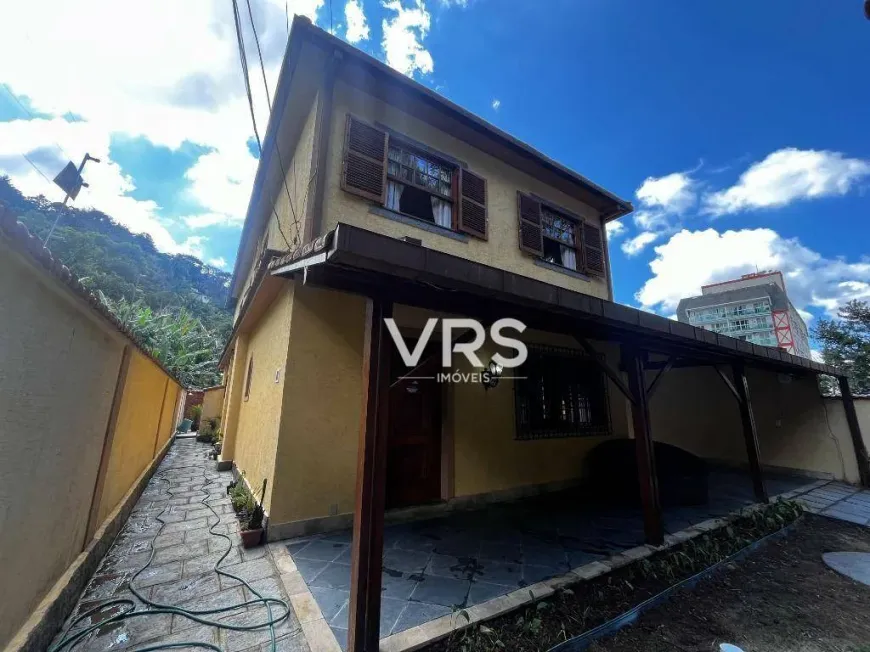 Foto 1 de Casa com 4 Quartos à venda, 168m² em Agriões, Teresópolis