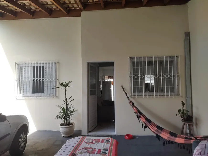 Foto 1 de Casa com 2 Quartos à venda, 250m² em Piracangagua, Taubaté