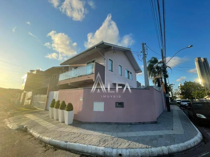 Foto 1 de Sobrado com 2 Quartos à venda, 170m² em Barra, Balneário Camboriú