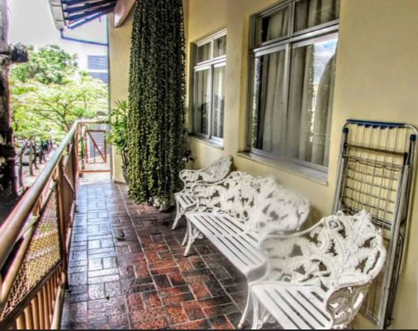 Foto 1 de Casa com 4 Quartos à venda, 450m² em Dona Clara, Belo Horizonte