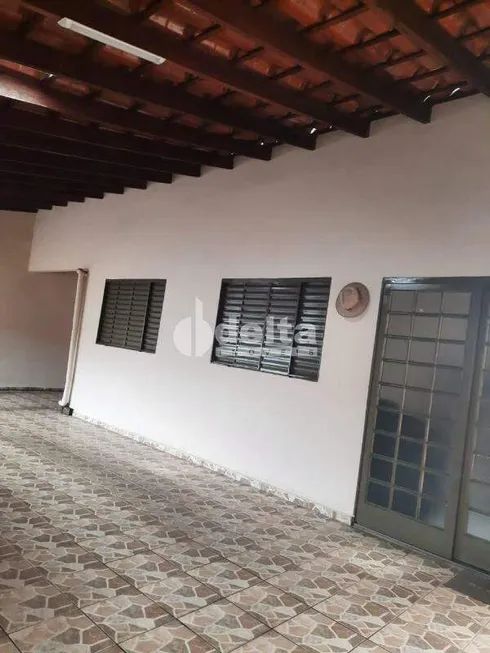 Foto 1 de Casa com 4 Quartos à venda, 250m² em Morumbi, Uberlândia