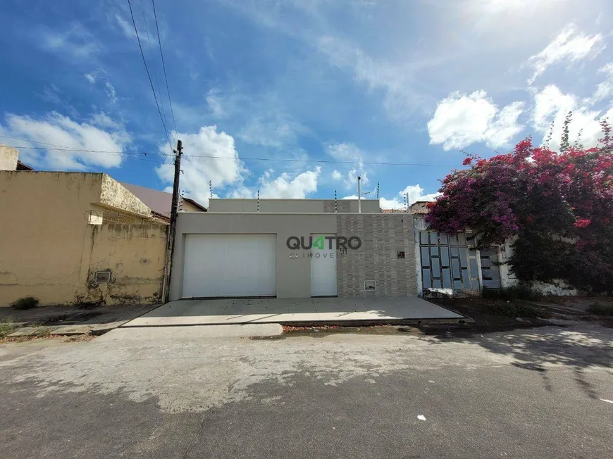 Foto 1 de Casa com 3 Quartos à venda, 113m² em Cidade dos Funcionários, Fortaleza