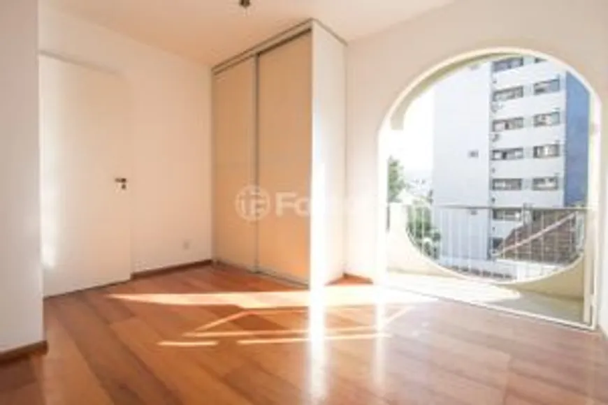 Foto 1 de Apartamento com 3 Quartos à venda, 113m² em Floresta, Porto Alegre