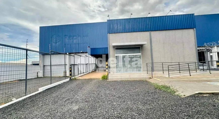Foto 1 de Galpão/Depósito/Armazém para alugar, 1800m² em Distrito Industrial, Uberlândia