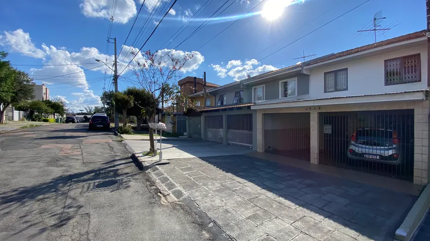 Foto 1 de Sobrado com 3 Quartos à venda, 105m² em Fanny, Curitiba