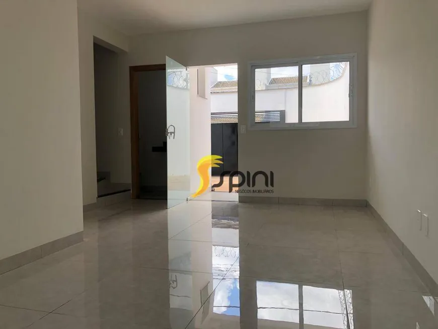 Foto 1 de Casa com 2 Quartos à venda, 79m² em Vida Nova, Uberlândia