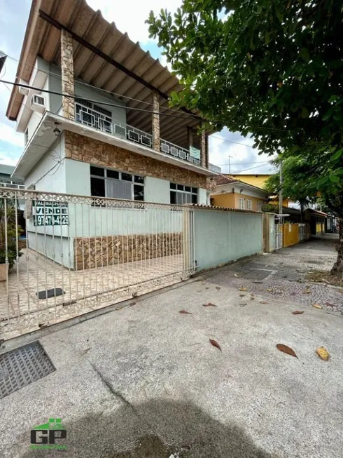 Foto 1 de Casa com 4 Quartos à venda, 280m² em Marechal Hermes, Rio de Janeiro
