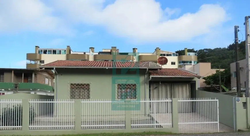 Foto 1 de Casa com 3 Quartos à venda, 79m² em Bombas, Bombinhas