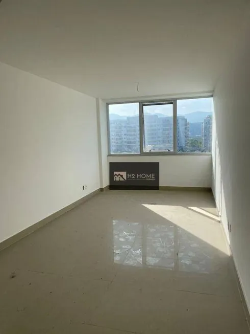 Foto 1 de Sala Comercial para alugar, 25m² em Recreio Dos Bandeirantes, Rio de Janeiro