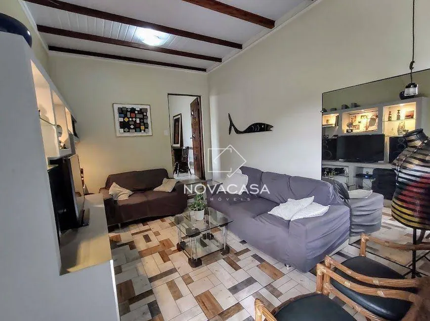 Foto 1 de Casa com 3 Quartos à venda, 150m² em Planalto, Belo Horizonte