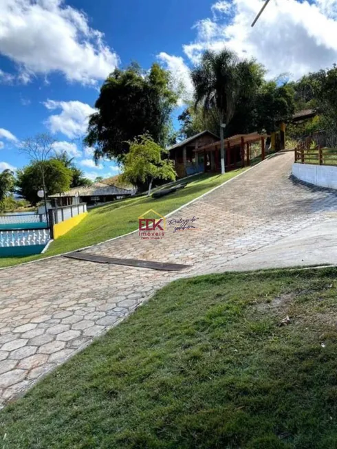 Foto 1 de Fazenda/Sítio com 5 Quartos para alugar, 500m² em Jardim Monte Serrat, Santa Isabel