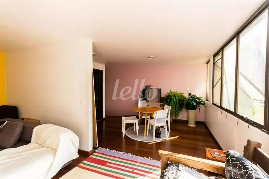 Foto 1 de Apartamento com 4 Quartos para alugar, 135m² em Vila Bastos, Santo André