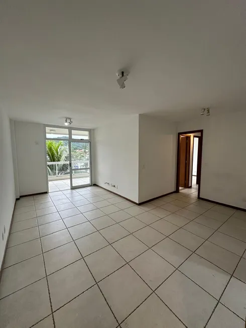 Foto 1 de Apartamento com 3 Quartos para alugar, 115m² em Itaipu, Niterói