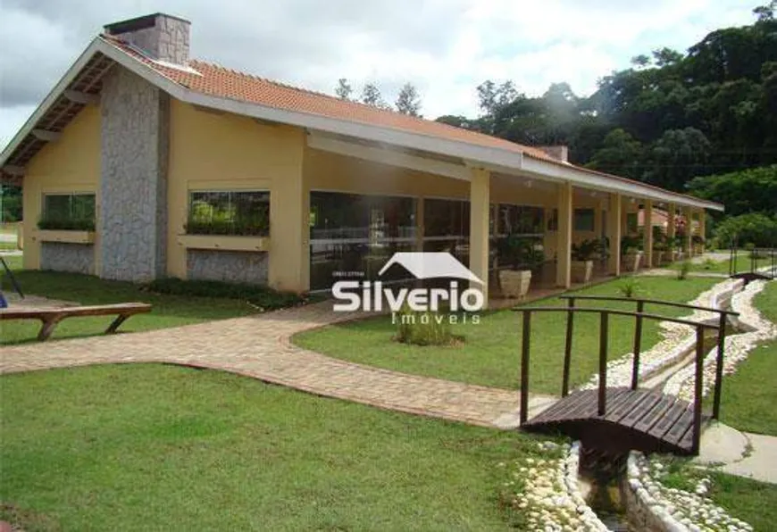 Foto 1 de Casa de Condomínio com 3 Quartos à venda, 310m² em Fazenda Sao Francisco, Jambeiro