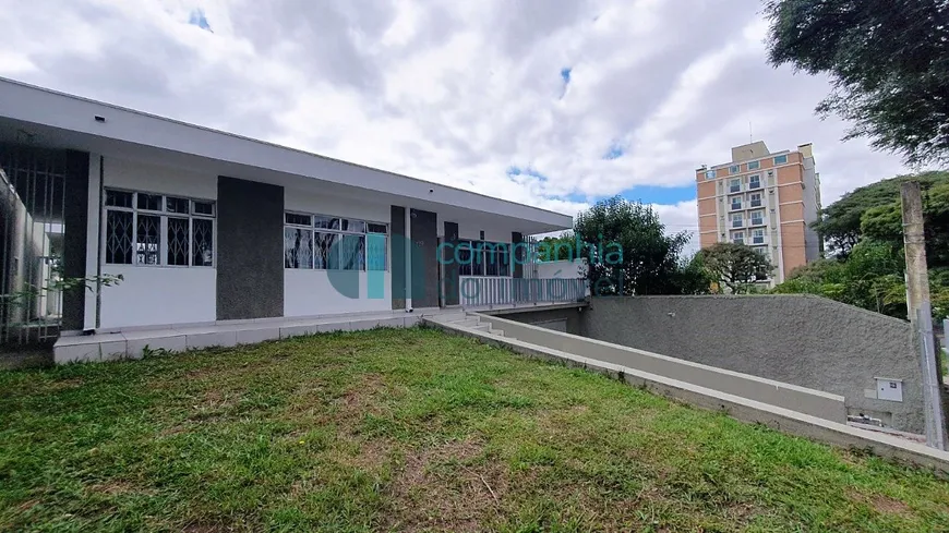 Foto 1 de Casa com 3 Quartos à venda, 202m² em Guabirotuba, Curitiba