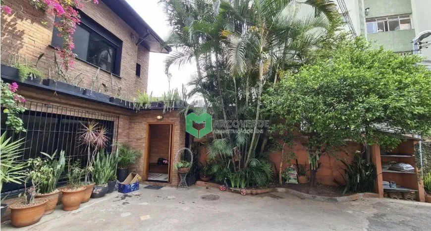 Foto 1 de Casa com 2 Quartos à venda, 200m² em Vila Olímpia, São Paulo