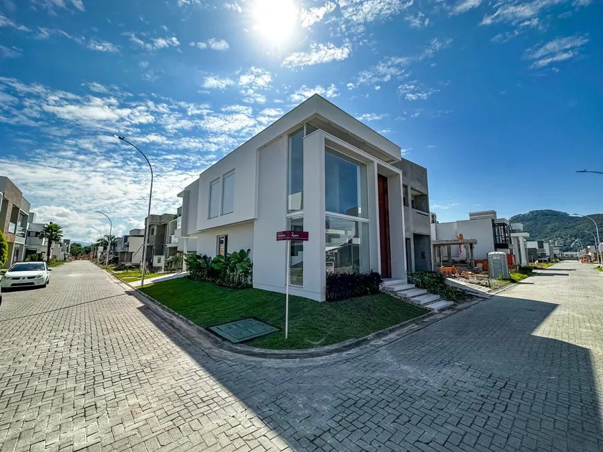 Foto 1 de Casa de Condomínio com 3 Quartos à venda, 170m² em Deltaville, Biguaçu