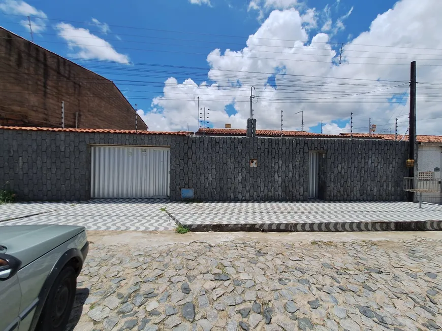 Foto 1 de Casa com 4 Quartos à venda, 200m² em Novo Pabussu, Caucaia