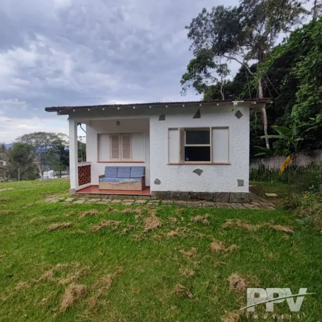 Foto 1 de Casa de Condomínio com 1 Quarto à venda, 40m² em Parque do Imbuí, Teresópolis
