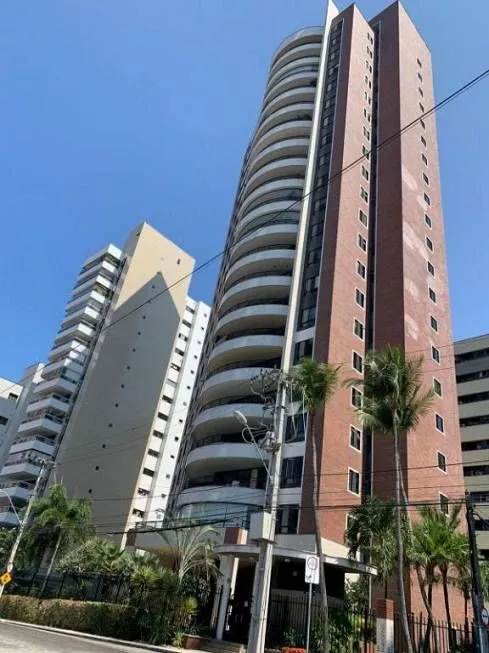 Foto 1 de Apartamento com 3 Quartos à venda, 253m² em Meireles, Fortaleza