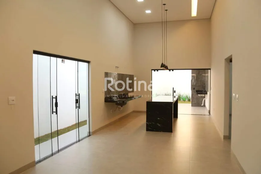 Foto 1 de Casa com 3 Quartos à venda, 155m² em Jardim Inconfidência, Uberlândia