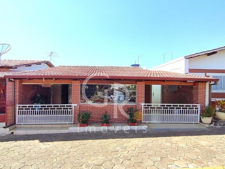 Foto 1 de Casa com 3 Quartos à venda, 135m² em Residencial Village, Caldas Novas