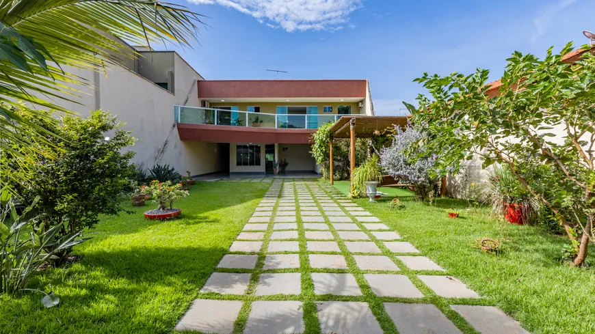 Foto 1 de Sobrado com 4 Quartos à venda, 333m² em Santa Genoveva, Goiânia