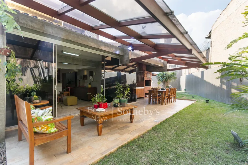 Foto 1 de Casa com 5 Quartos à venda, 440m² em Alto de Pinheiros, São Paulo