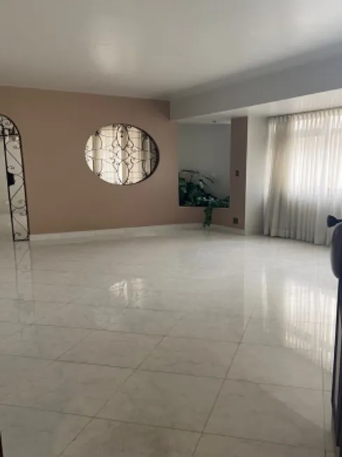 Foto 1 de Apartamento com 3 Quartos para alugar, 232m² em Lourdes, Belo Horizonte