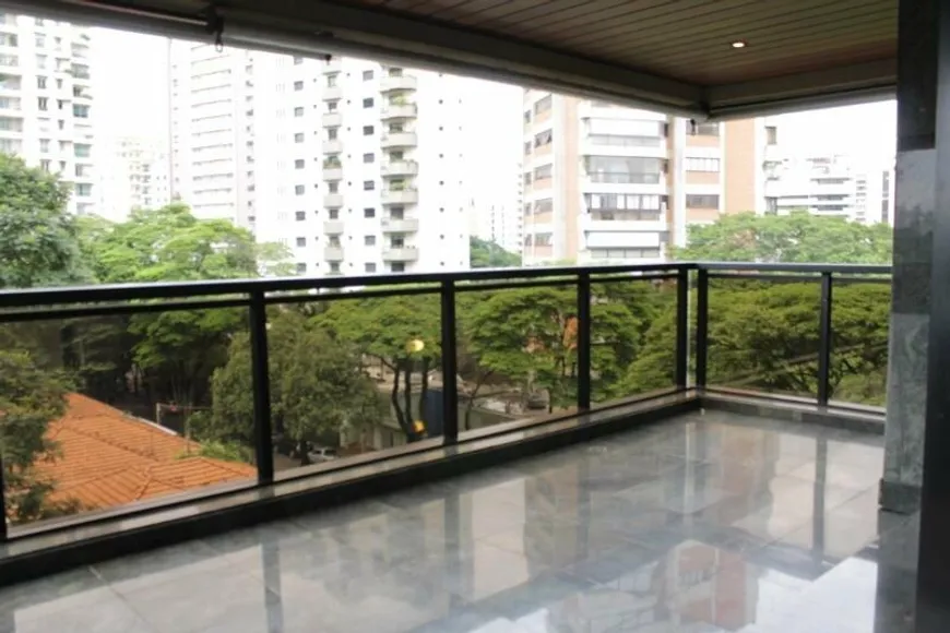 Foto 1 de Apartamento com 4 Quartos para alugar, 430m² em Vila Nova Conceição, São Paulo