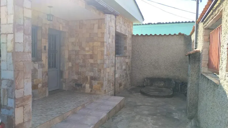 Foto 1 de Casa com 4 Quartos à venda, 140m² em Novo Eldorado, Contagem