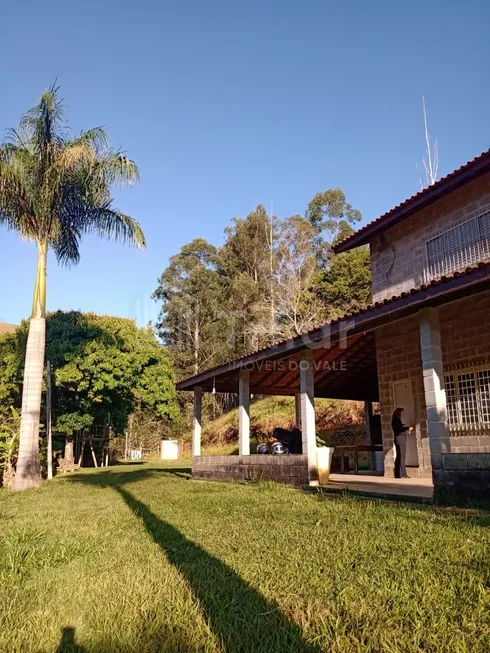 Foto 1 de Fazenda/Sítio com 4 Quartos à venda, 300m² em Freitas, São José dos Campos