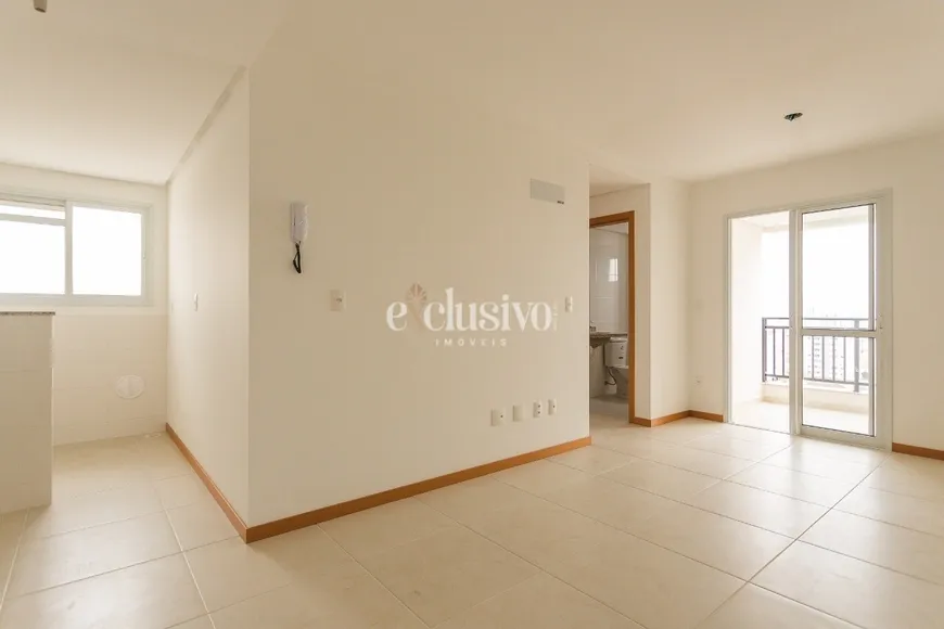Foto 1 de Apartamento com 2 Quartos à venda, 66m² em Barreiros, São José