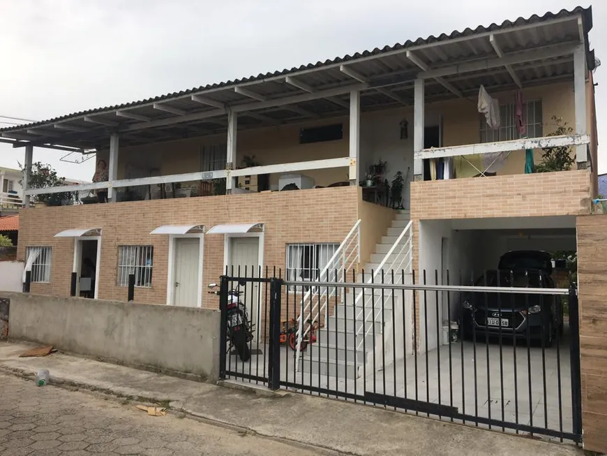 Foto 1 de Sobrado com 7 Quartos à venda, 200m² em Ingleses do Rio Vermelho, Florianópolis