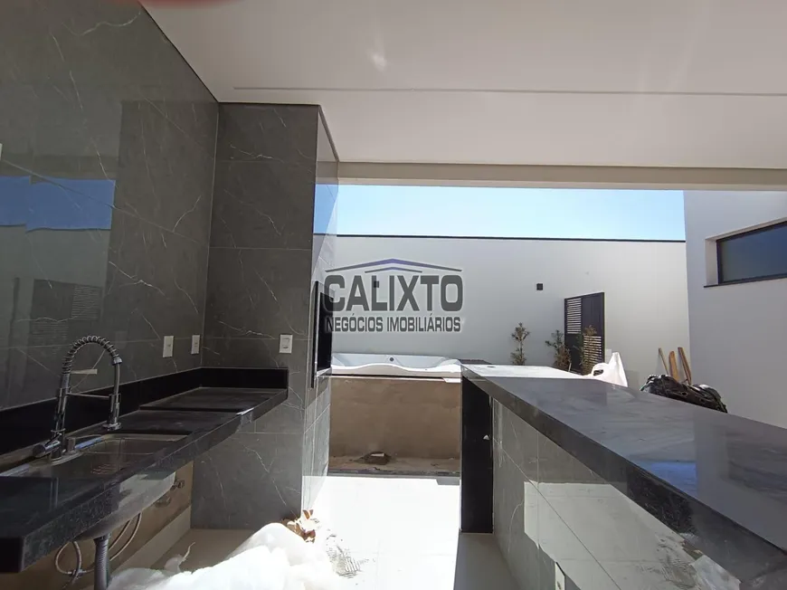 Foto 1 de Casa com 3 Quartos à venda, 170m² em Centro, Uberlândia