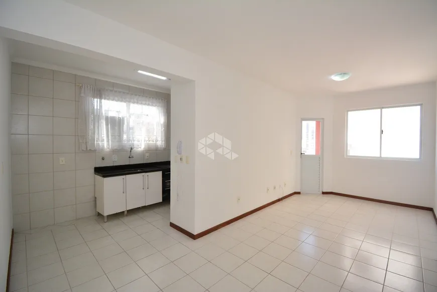 Foto 1 de Apartamento com 2 Quartos à venda, 67m² em Kobrasol, São José