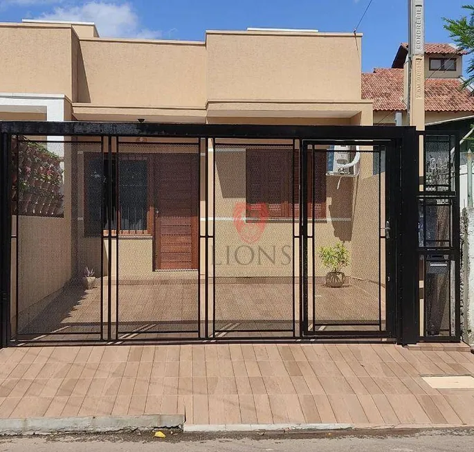 Foto 1 de Casa com 2 Quartos à venda, 55m² em Parque da Matriz, Cachoeirinha