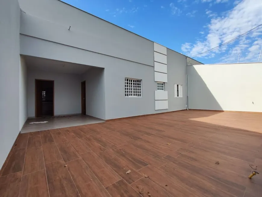 Foto 1 de Casa com 3 Quartos para alugar, 84m² em Jardim Nacoes Unidas, Londrina