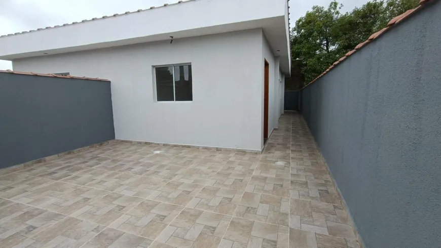 Foto 1 de Casa com 2 Quartos à venda, 67m² em Balneário Gaivota, Itanhaém