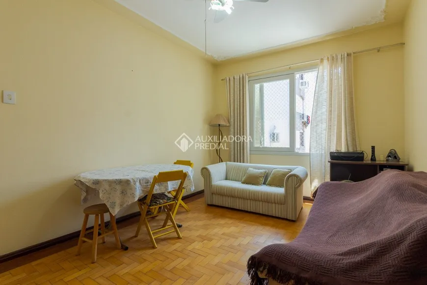 Foto 1 de Apartamento com 2 Quartos à venda, 70m² em Auxiliadora, Porto Alegre