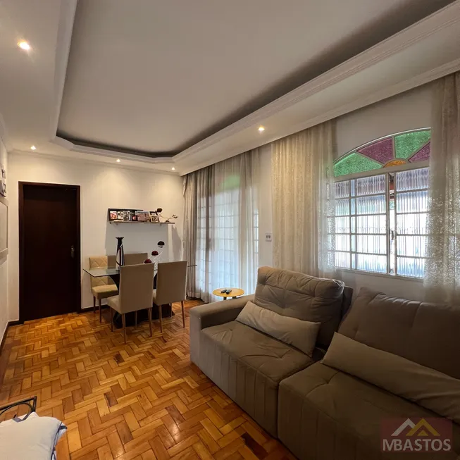 Foto 1 de Casa com 6 Quartos à venda, 266m² em Jardim Montanhês, Belo Horizonte