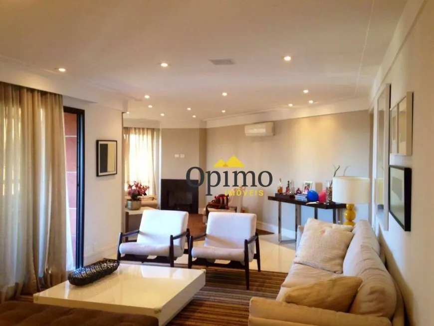 Foto 1 de Apartamento com 3 Quartos à venda, 250m² em Panamby, São Paulo