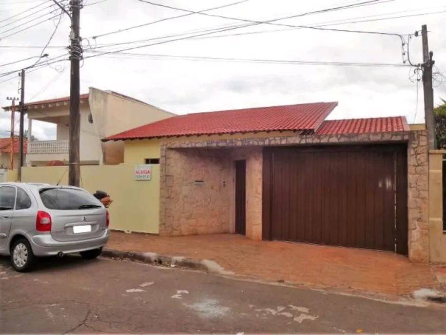 Foto 1 de Casa com 3 Quartos à venda, 211m² em Caravelle, Londrina