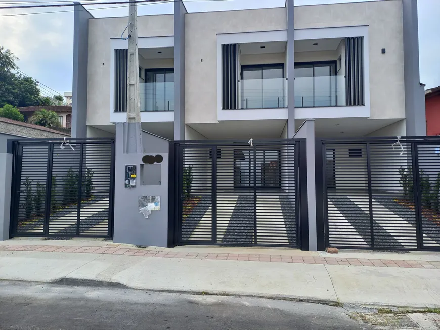 Foto 1 de Sobrado com 3 Quartos à venda, 122m² em Floresta, Joinville