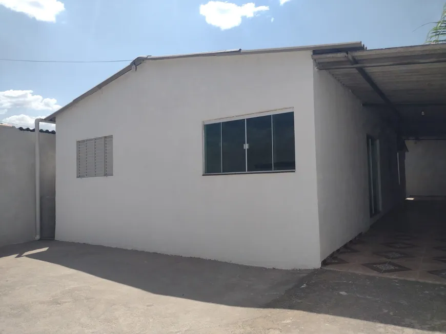 Foto 1 de Casa com 2 Quartos à venda, 200m² em Condominio Nova Esperanca, Brasília