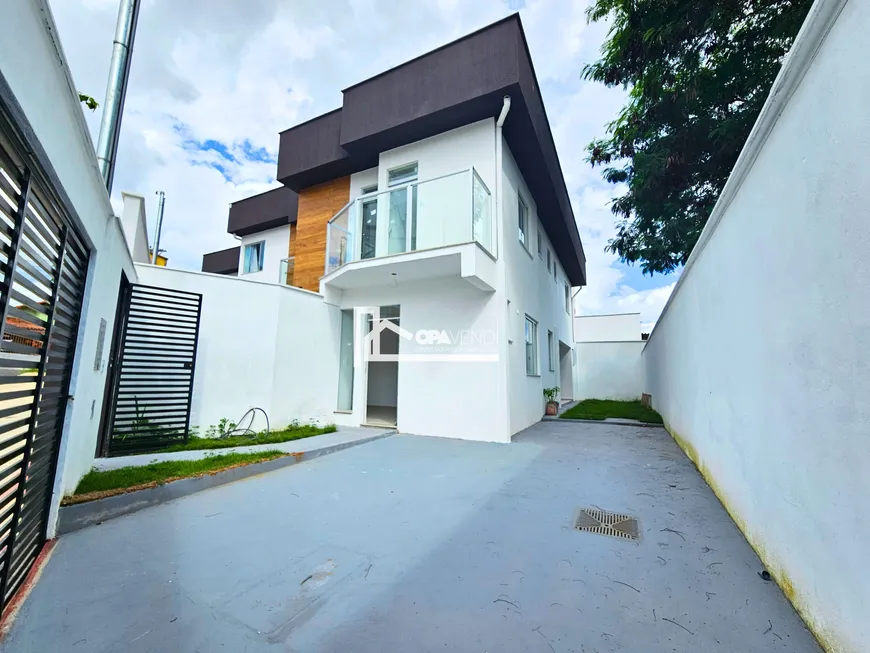 Foto 1 de Casa com 3 Quartos à venda, 176m² em Planalto, Belo Horizonte