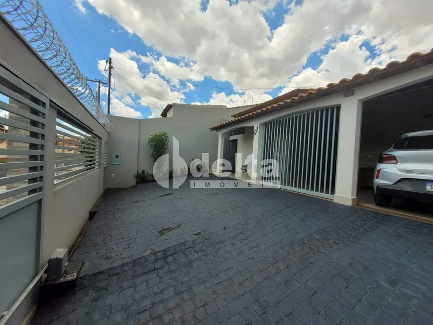 Foto 1 de Casa com 3 Quartos à venda, 172m² em Martins, Uberlândia