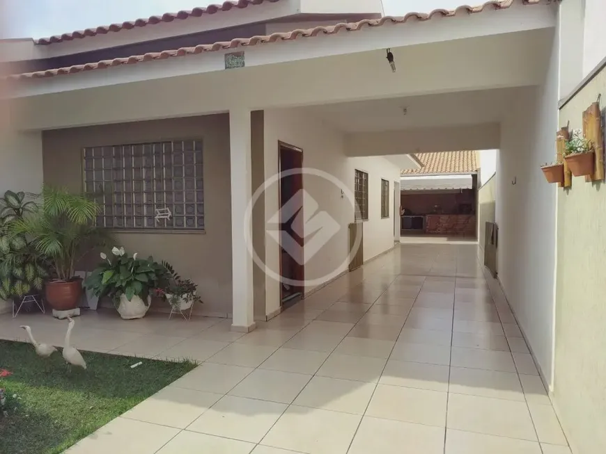 Foto 1 de Casa com 3 Quartos à venda, 167m² em Jardim Pinheiros, Maringá